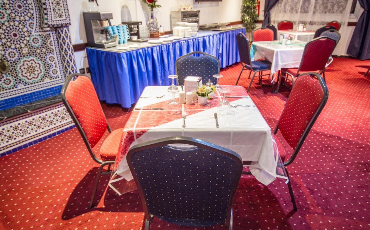 Hotel Tarek Szafszawan Zewnętrze zdjęcie