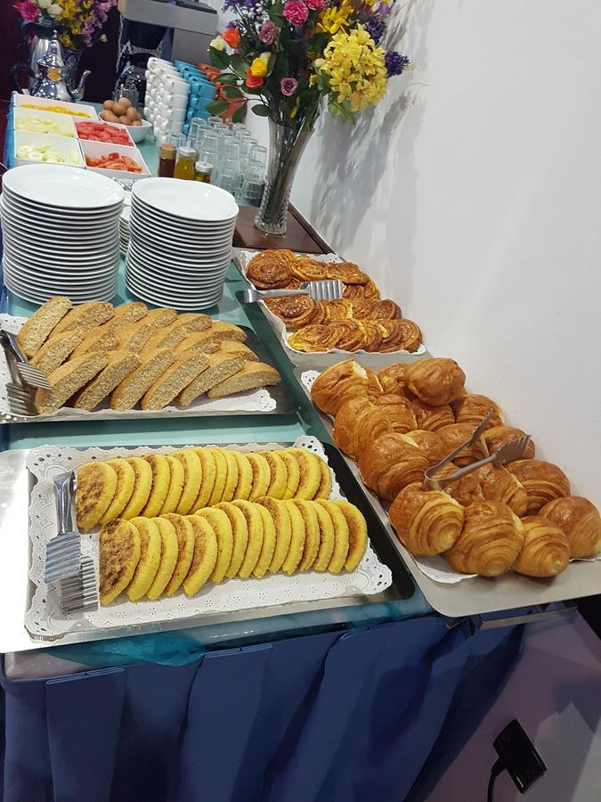 Hotel Tarek Szafszawan Zewnętrze zdjęcie