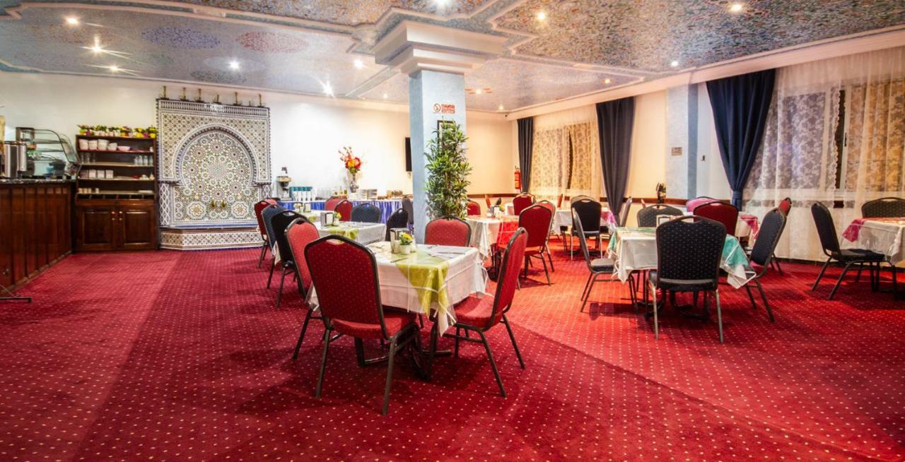 Hotel Tarek Szafszawan Zewnętrze zdjęcie