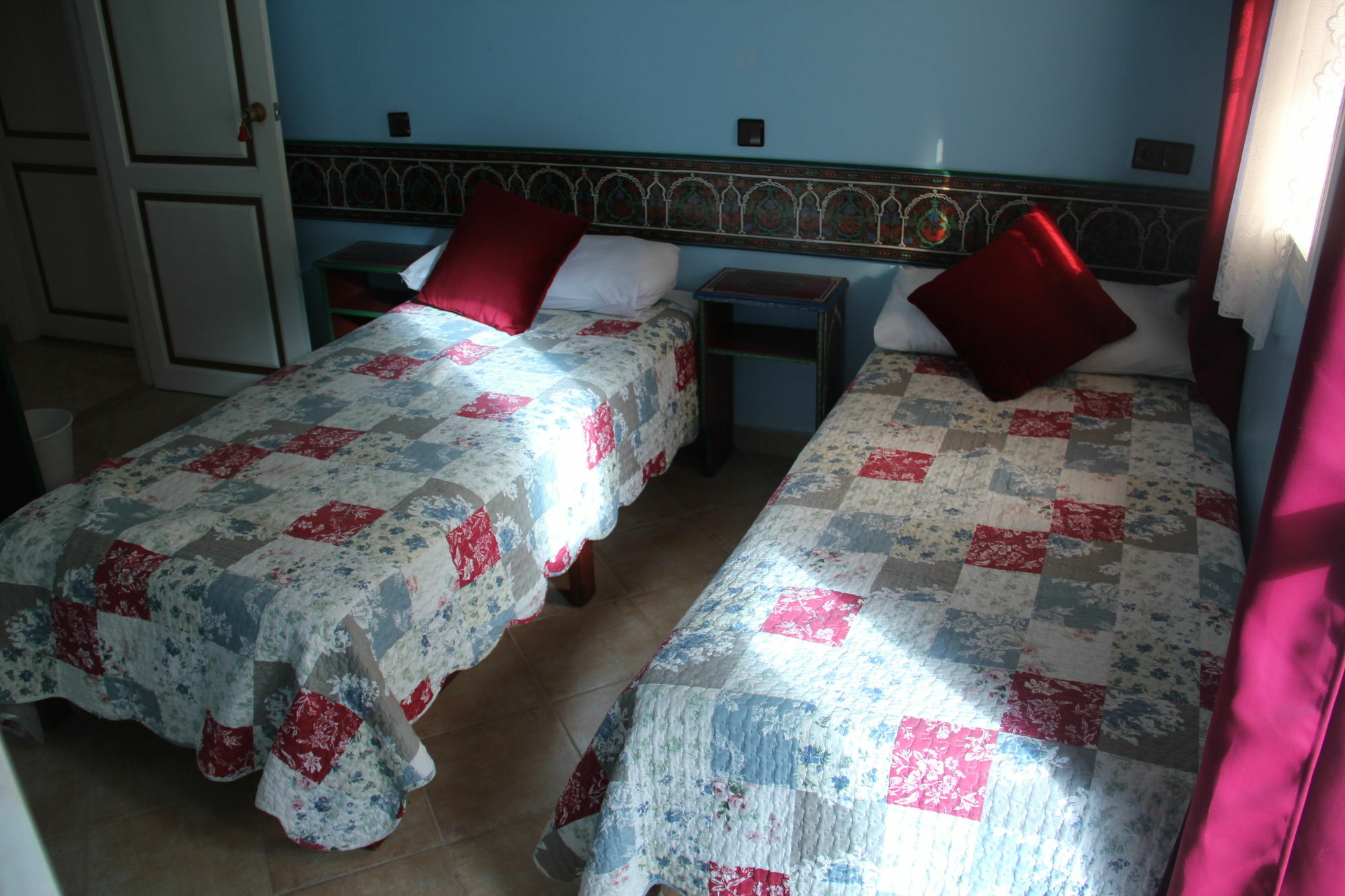 Hotel Tarek Szafszawan Zewnętrze zdjęcie